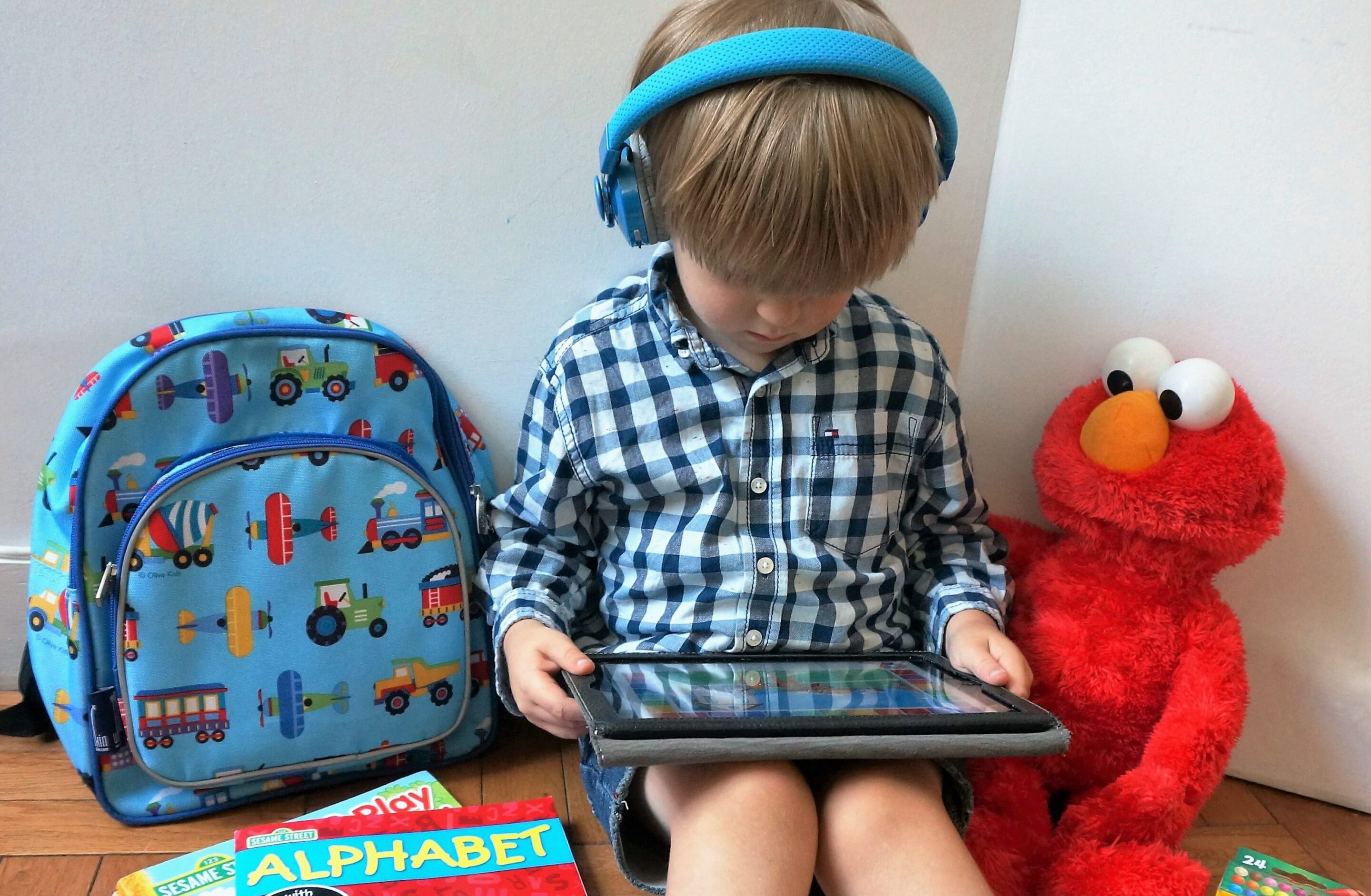 Listen Up! LilGadgets Headphone Giveaway!