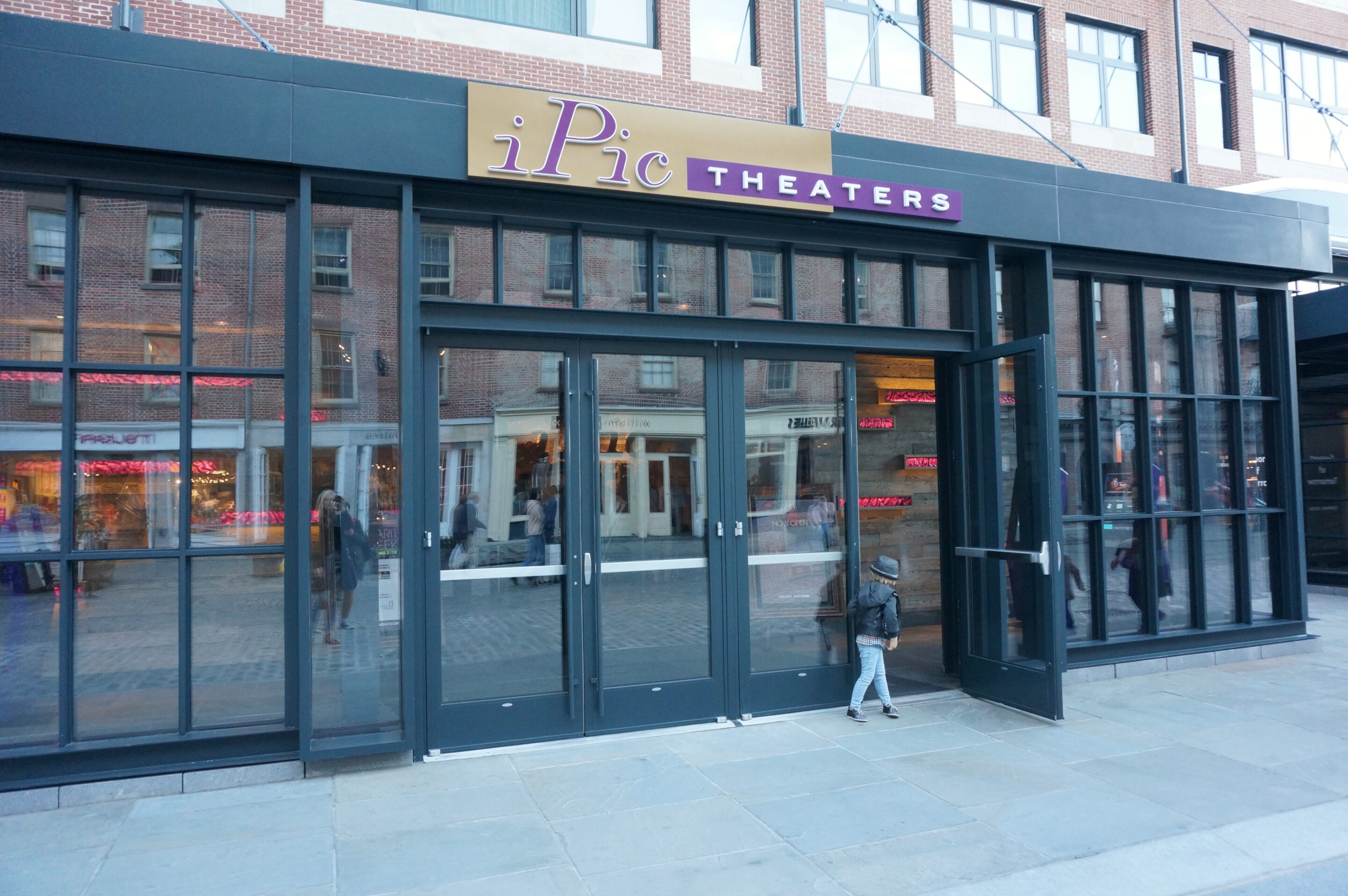 New iPic Movie Theater to Open in Manhattan!