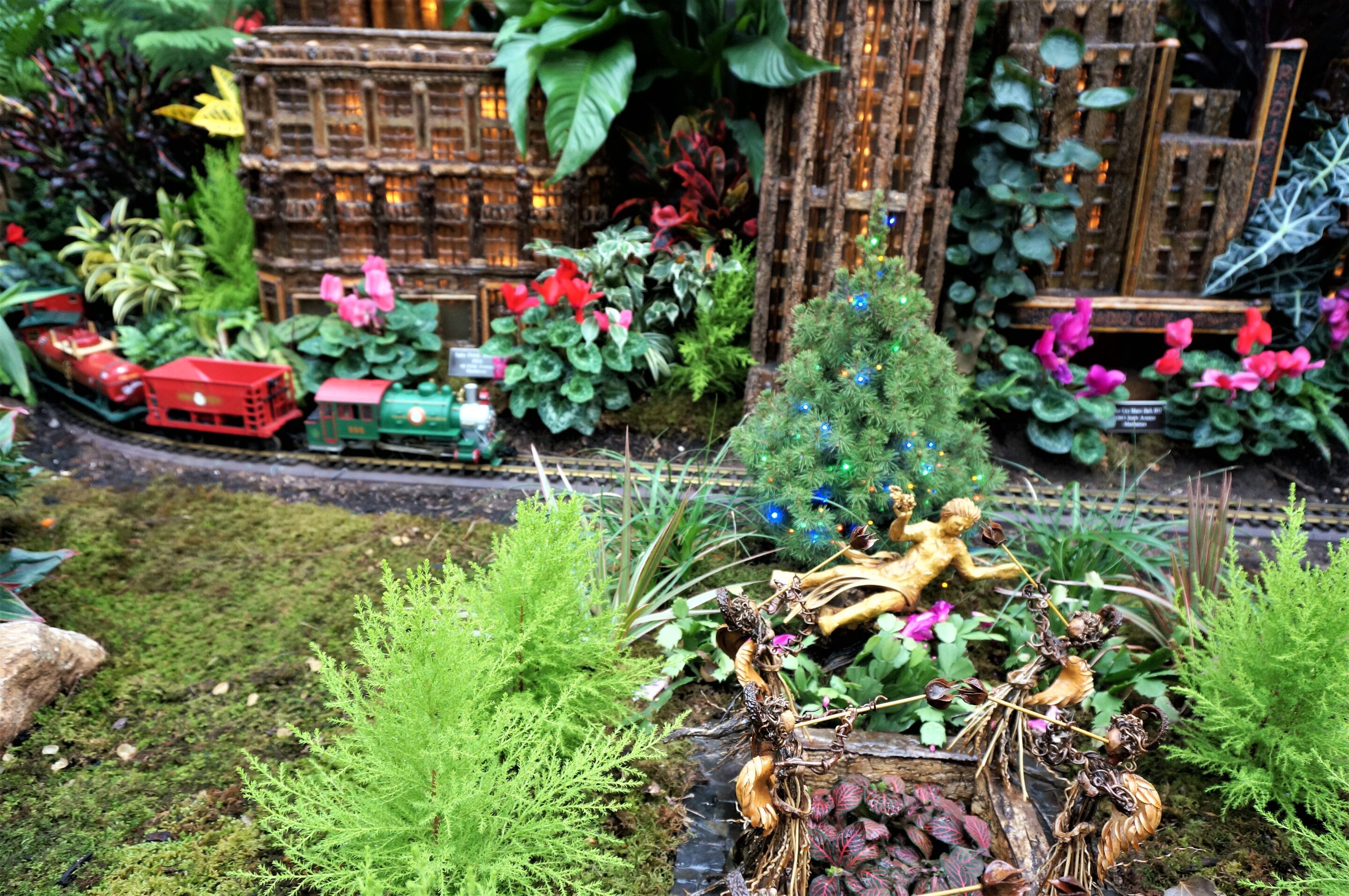 New York Botanical Garden Train Show Rockefeller Center