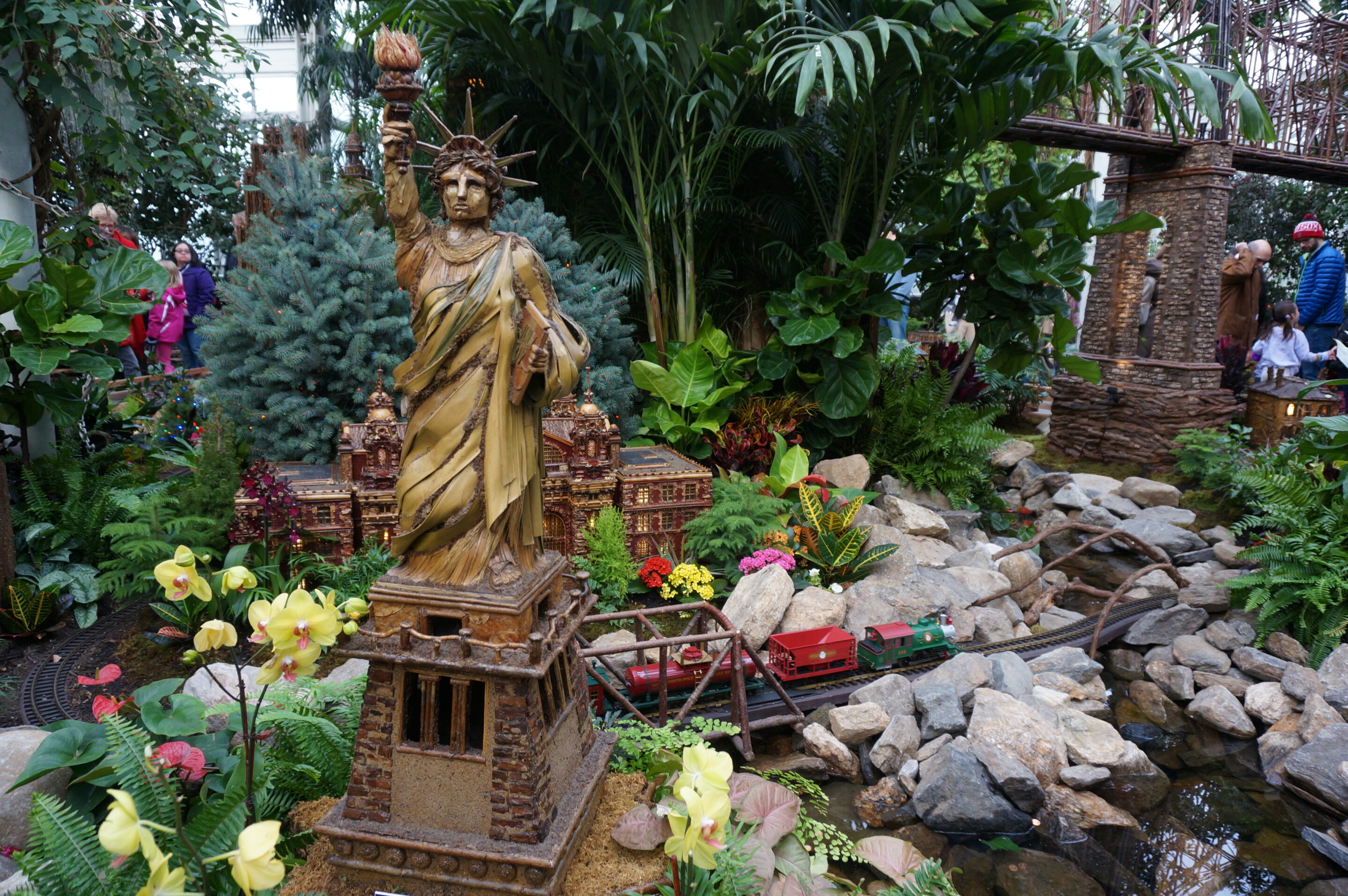 New York Botanical Garden Train Show Statue of Liberty