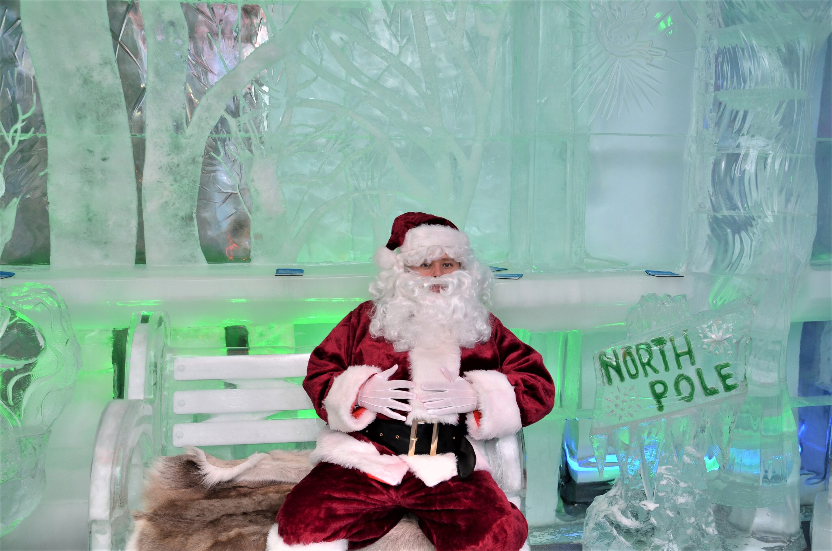 The Coolest Santa in NYC – Minus 5 Ice Bar