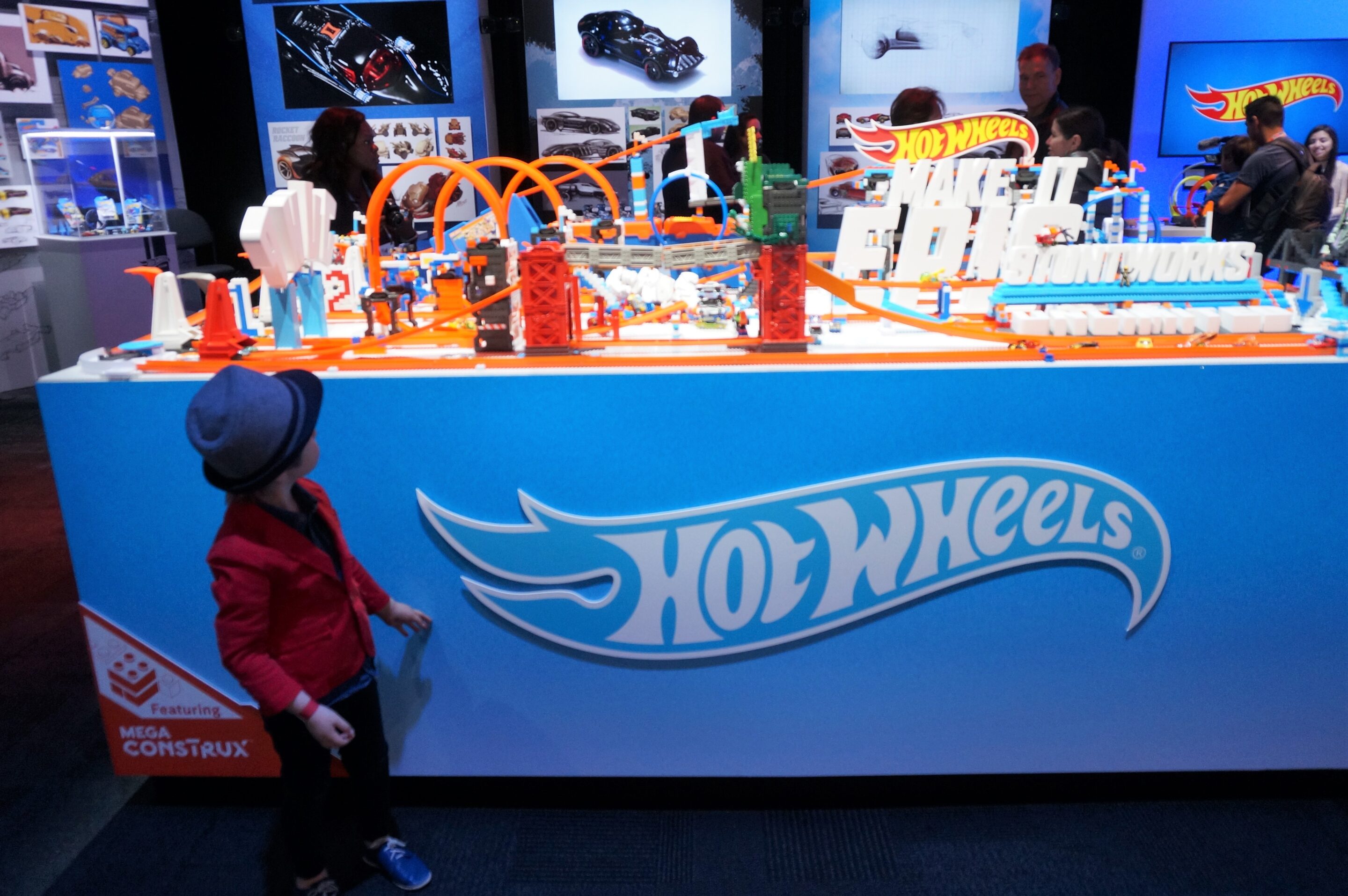 Hot Wheels Track Builder Set