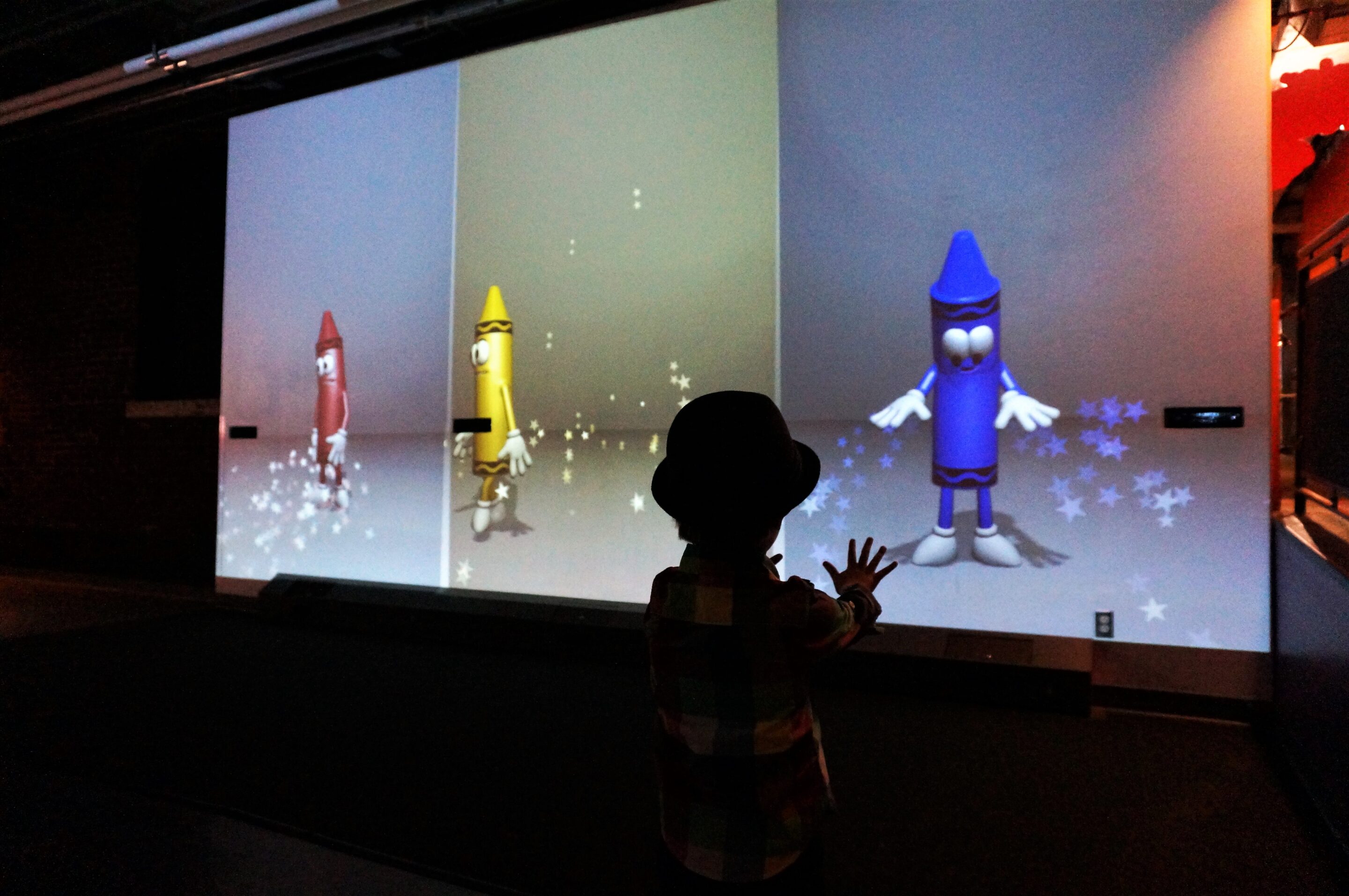 Crayola Experience in Easton - Doodle in the Dark
