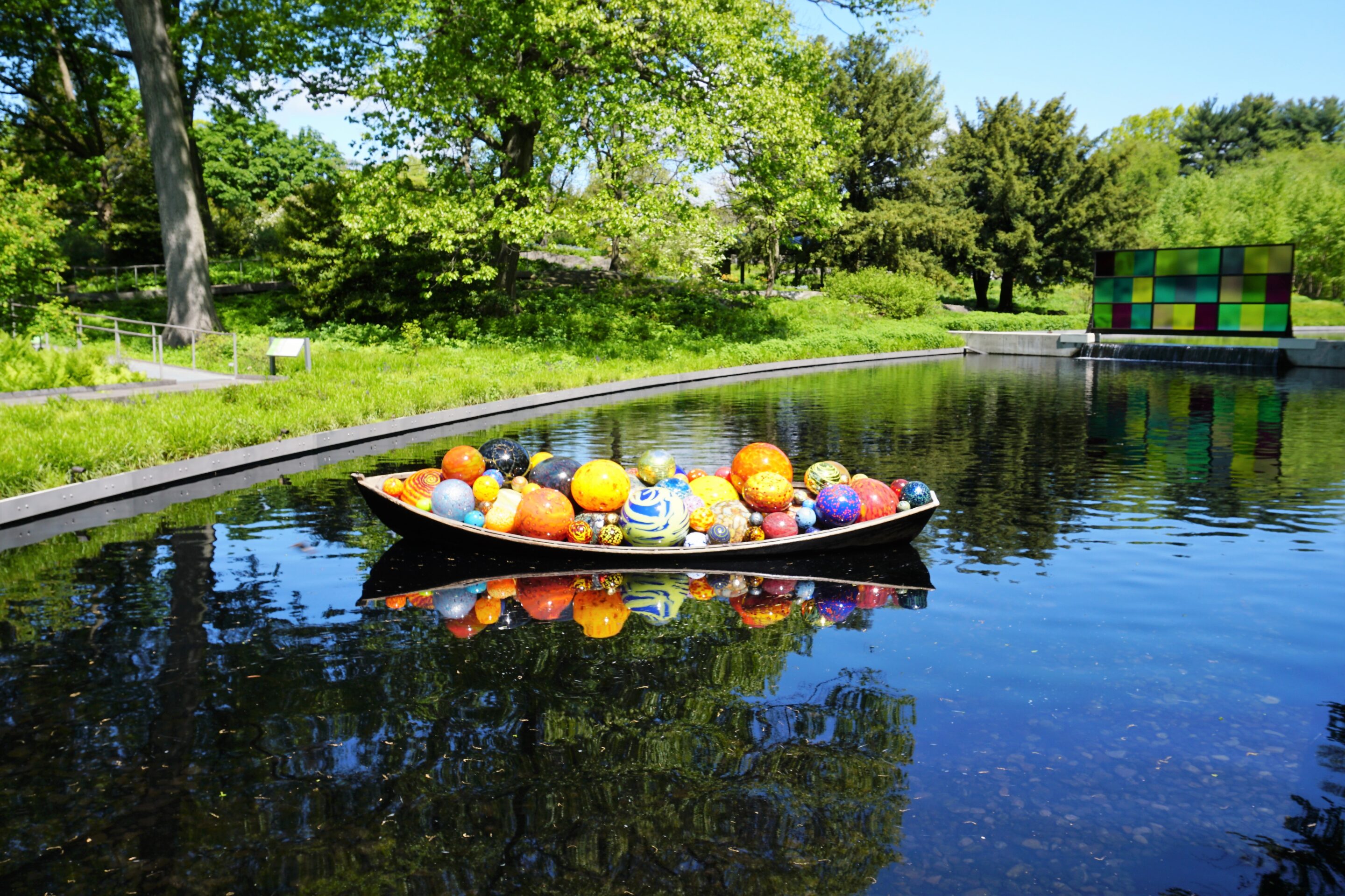Chihuly: Float Boat