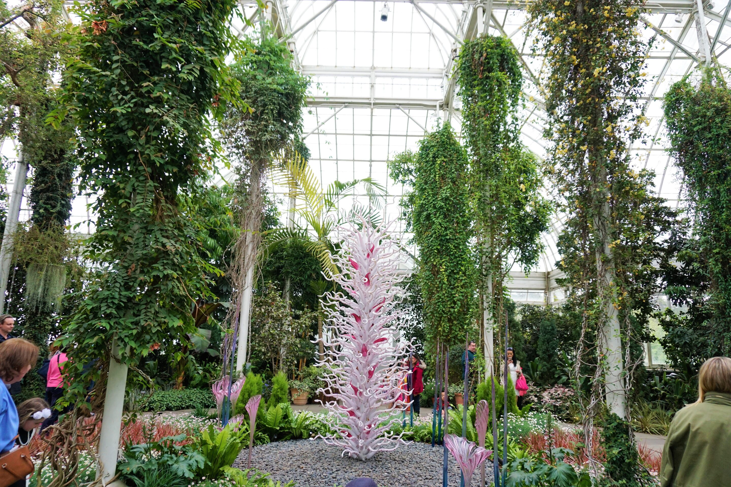 Chihuly: White Tower with Fiori