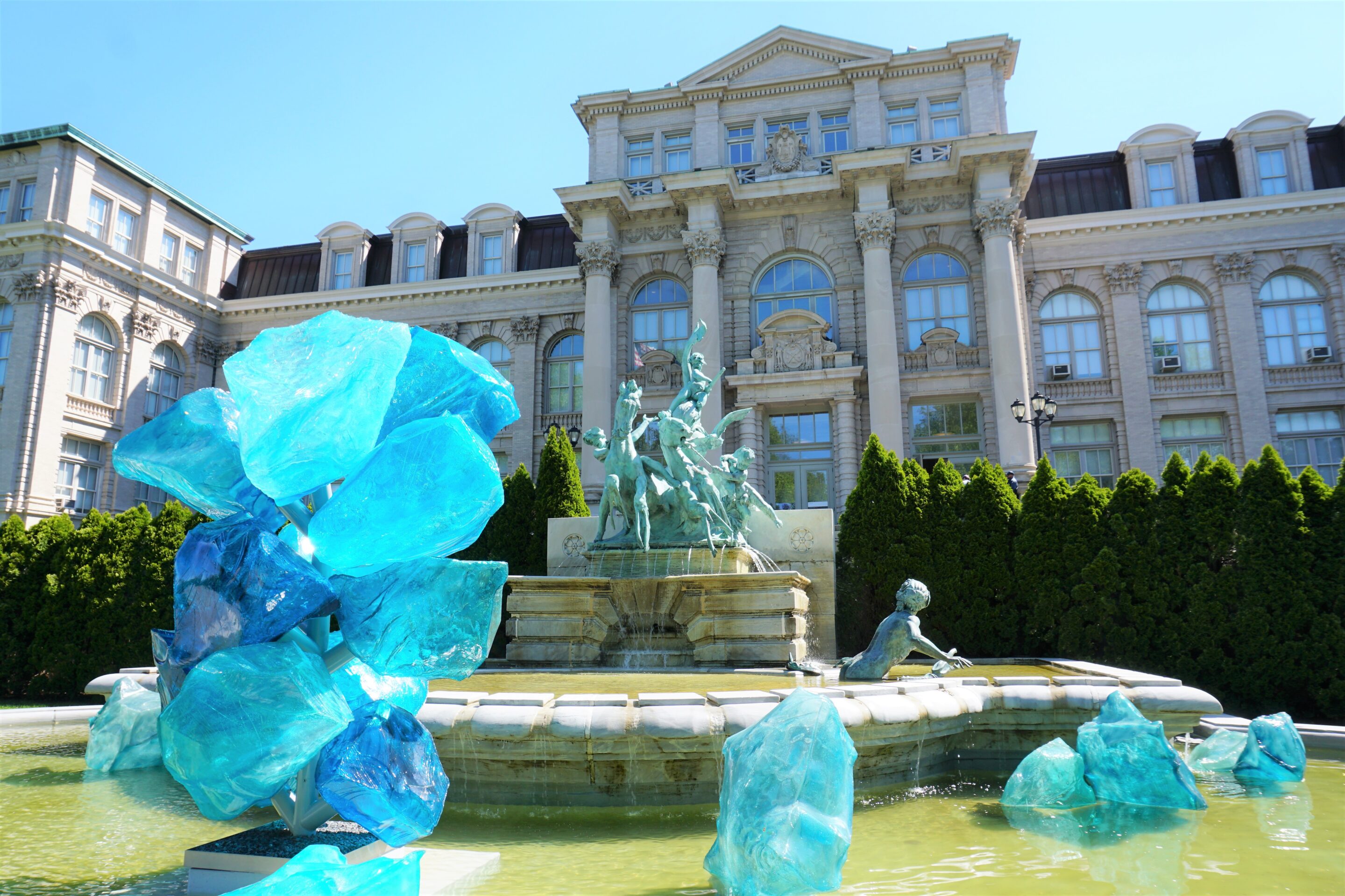 Chihuly: Blue Polyvitro Crystals