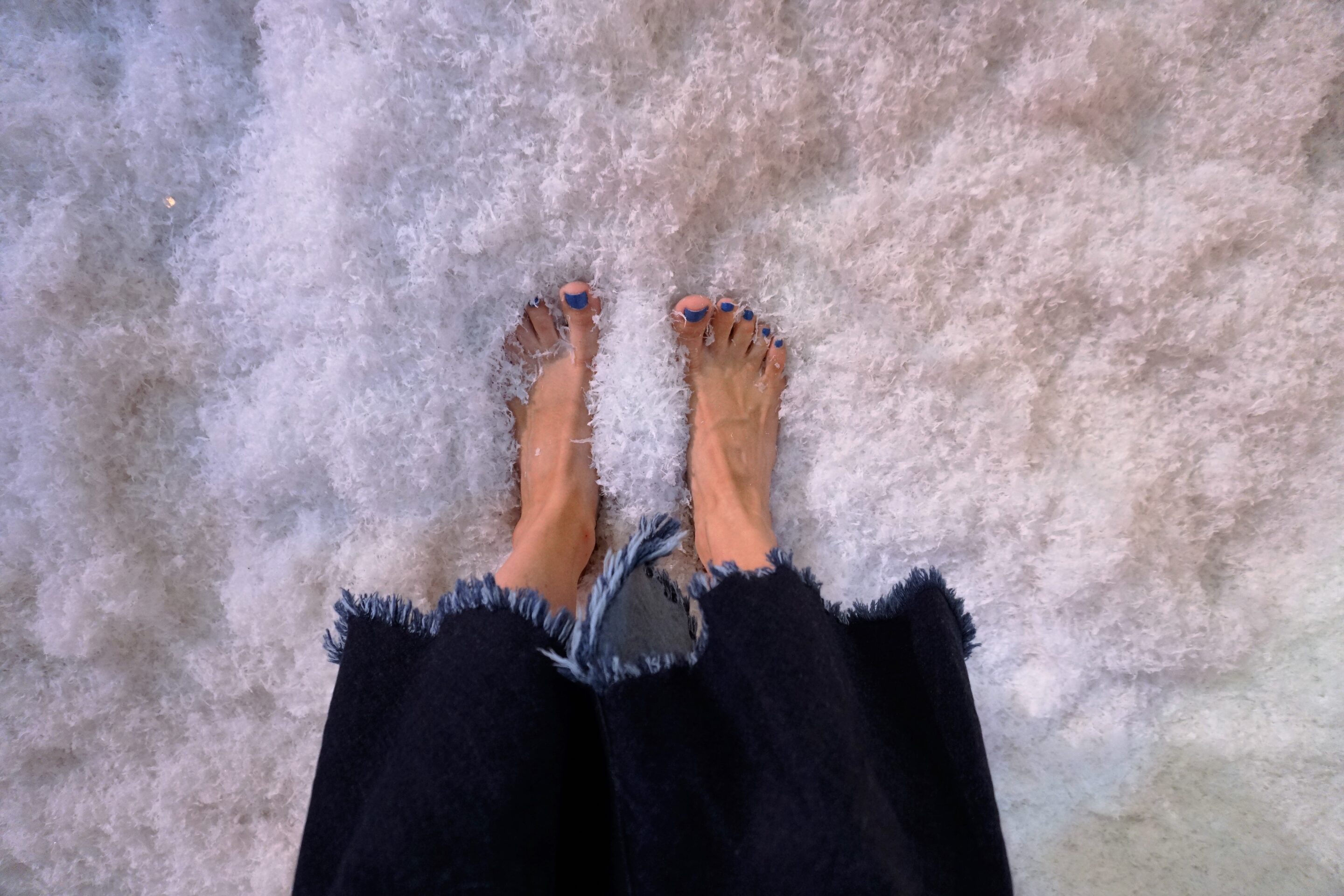 29Rooms - Feet in the snow