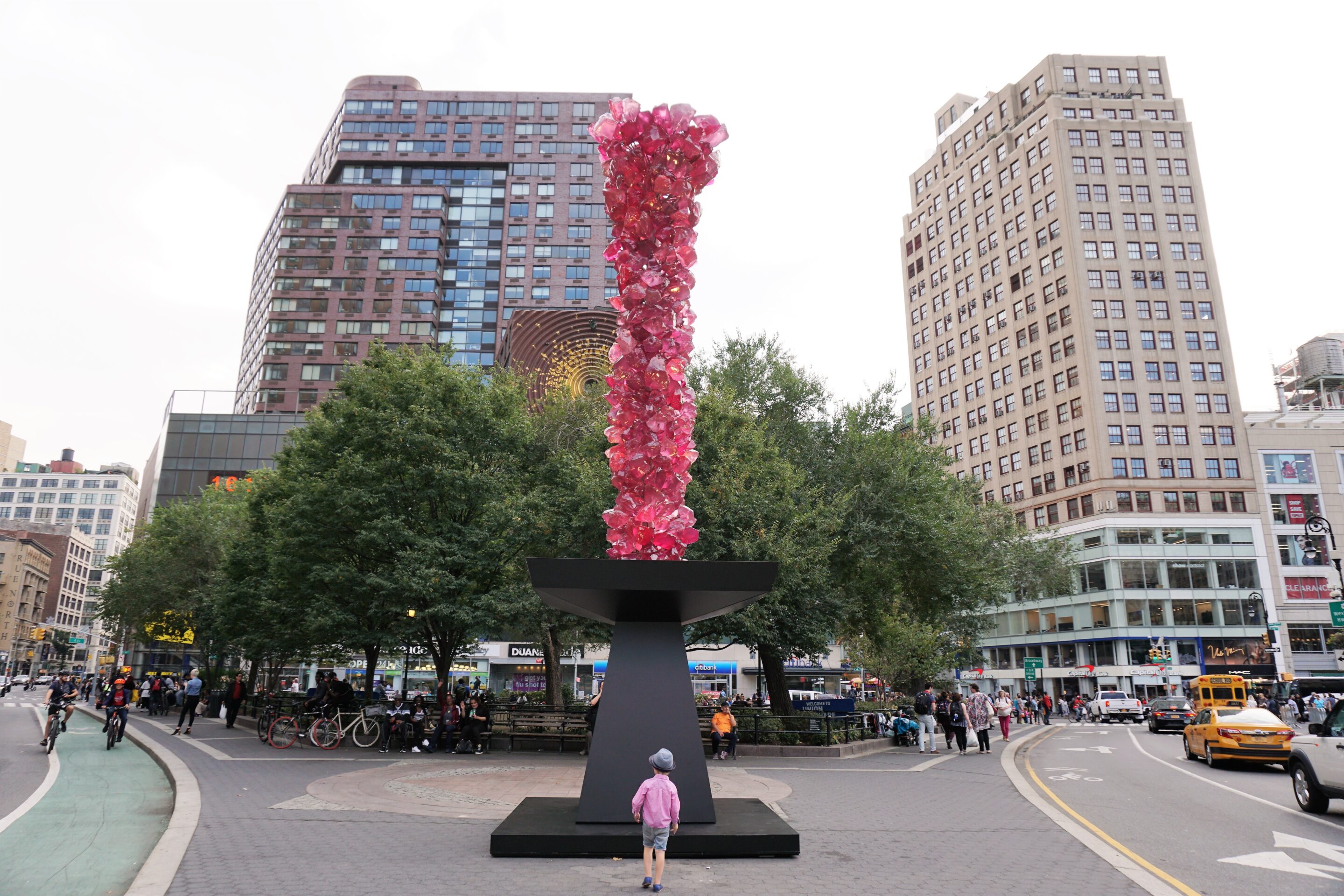Chihuly in the City – Union Square Sculpture Unveiling